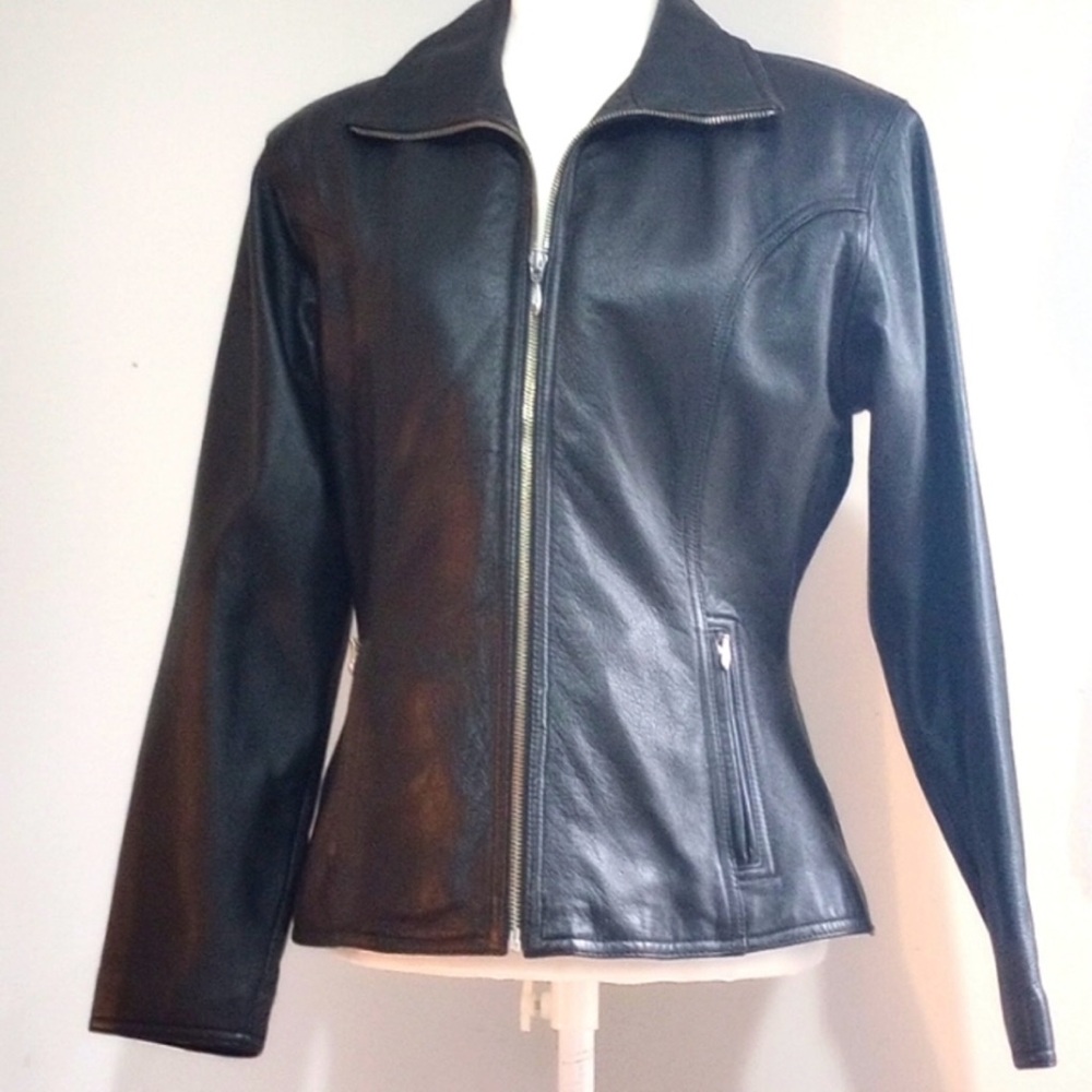 EUC Wilson’s  Women's Black Leather Jacket Sz medium